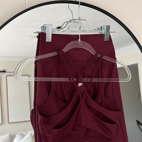 Fabletics Deep Red workout set - Picture 3 of 8